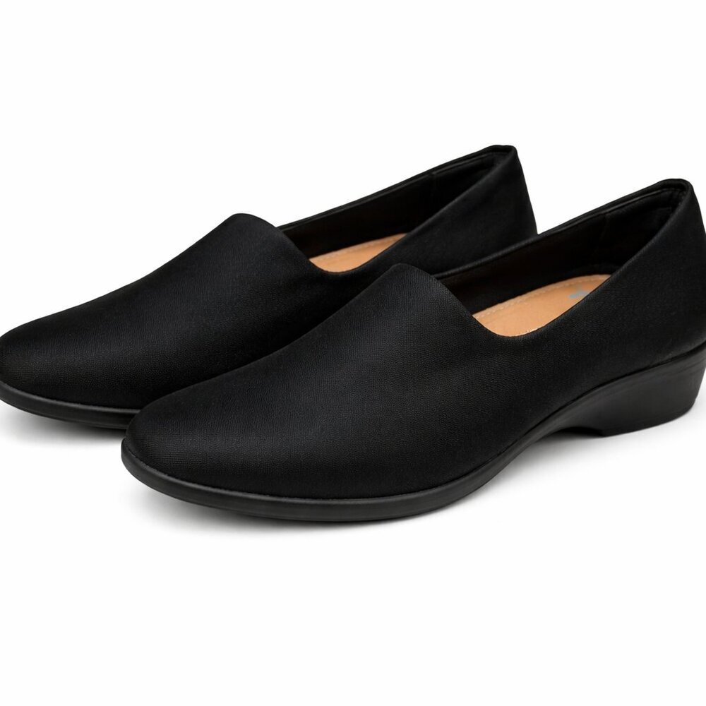 YUU Ashlay Black Slip-On Shoes Size 7.5M